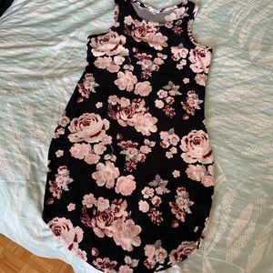 Stretchy floral mini dress 💕🌸